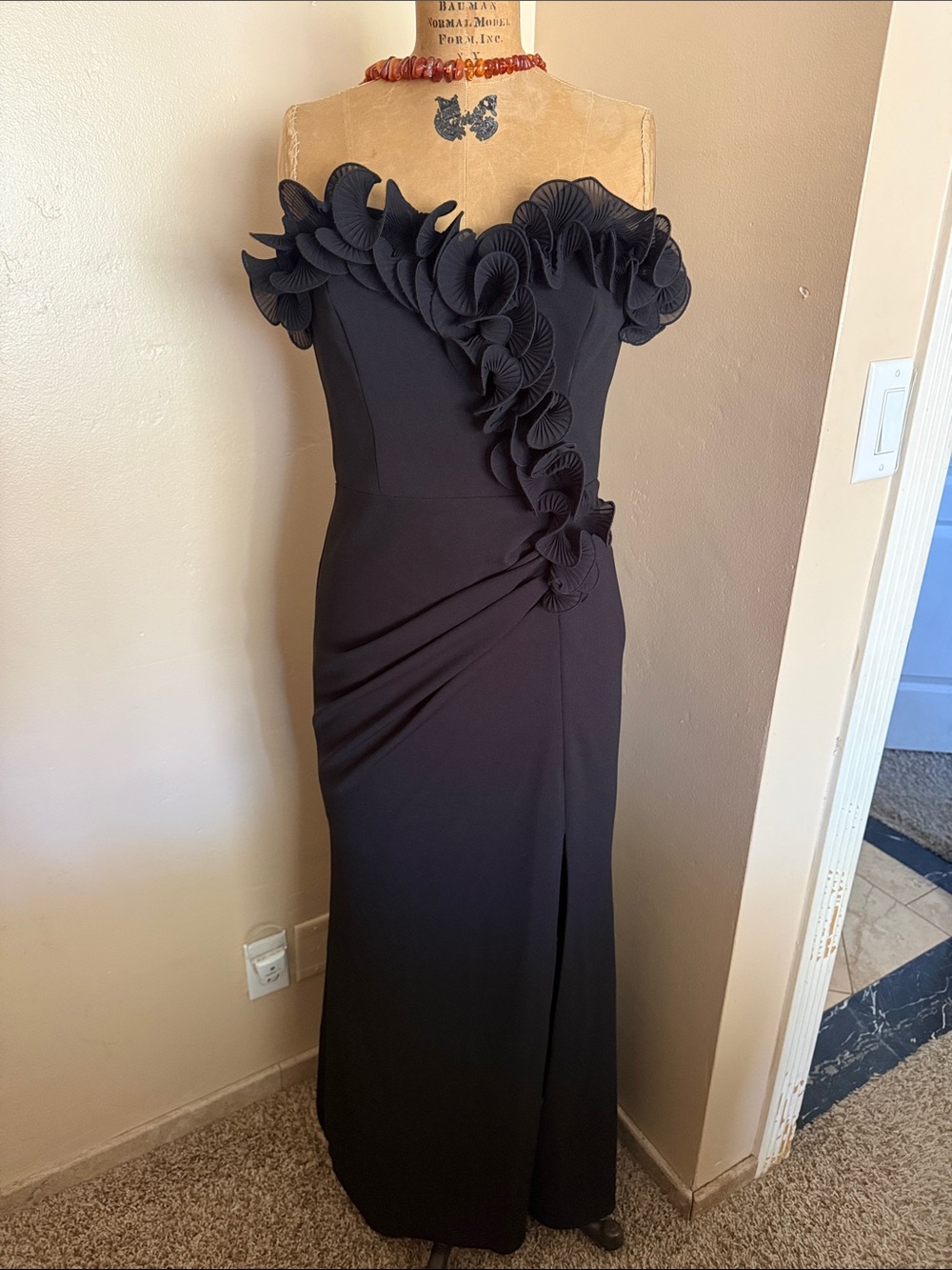 Xscape Black Sculptural Ruffle Formal Gown Size 10 Made in USA